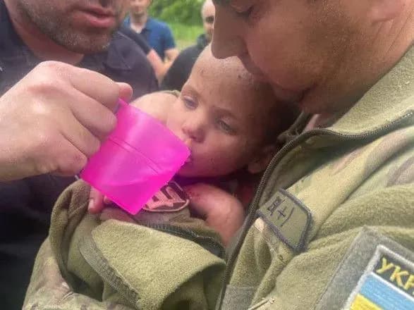 На Харківщині знайшли маленьку дівчинку, пошуки якої тривали протягом трьох діб