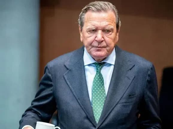 Правляча партія Німеччини відсторонила ексканцлера ФРН Шредера від участі в своєму заході