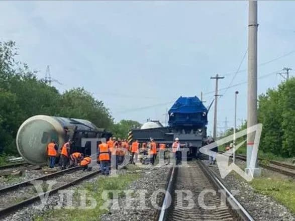 В Ульяновській області рф зійшли з рейок кілька вагонів із газом та бензином - росЗМІ