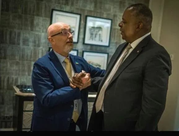 Робота над відновленням миру в Європі триває: Резніков зустрівся з Остіном на оборонному саміті в Сінгапурі