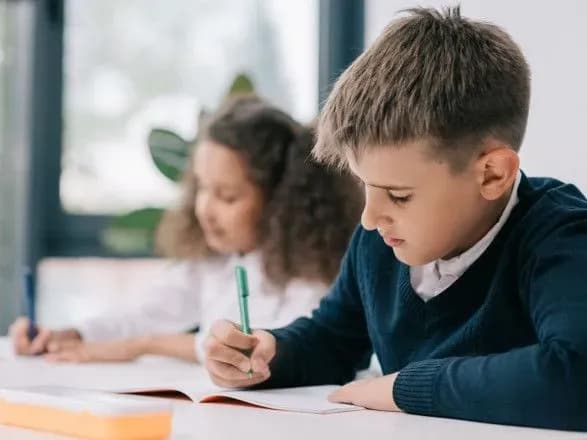 Близько 450 тисяч українських дітей навчаються у школах ЄС