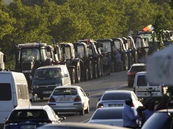 Вимагають заборонити агропродукцію з України: фермери Молдови зібралися перекривати дороги