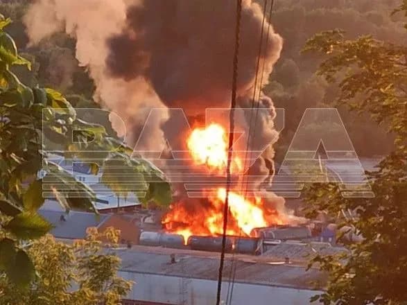 Горять цистерни і склад з пальним: в російській уфі сталась масштабна пожежа на залізничній станції
