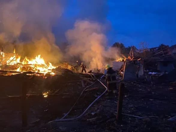 Звягель зіткнувся з масштабними наслідками через нічну атаку рф: оголошено про НС місцевого рівня