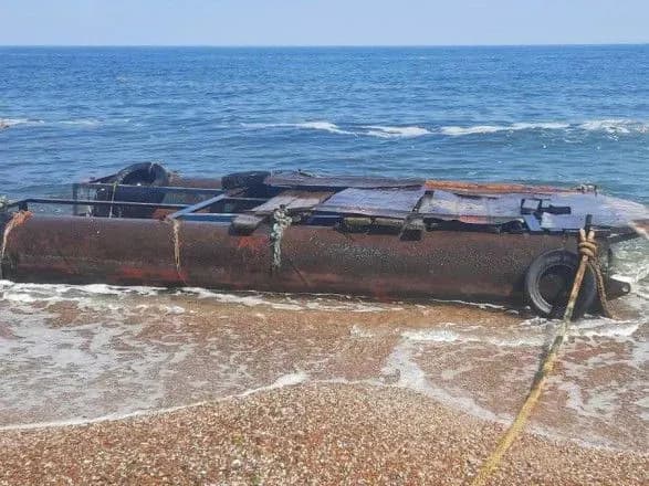 Море на Одещині після підриву дамби перетворюється на кладовище та сміттєзвалище: прикордонники показали нові кадри