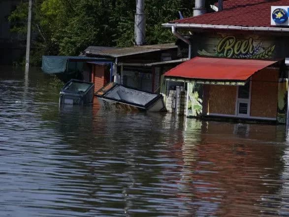 На Херсонщині росіяни обстріляли човен з цивільними, які евакуювалися з окупованих територій