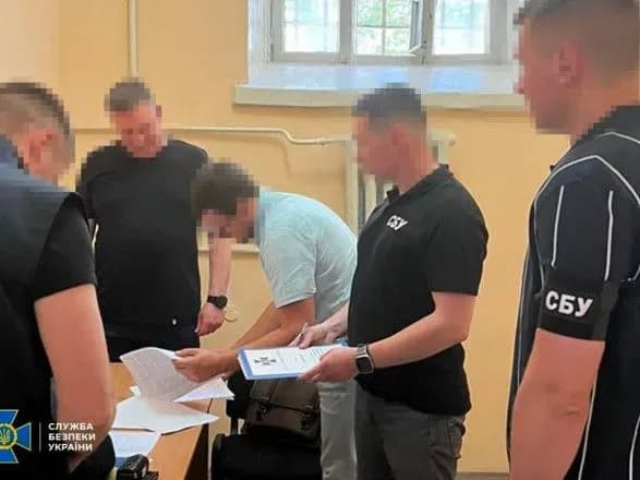 Присвоили из бюджета более 1 млрд грн: экс-заместителю министра обороны и его подчиненному сообщили о подозрении