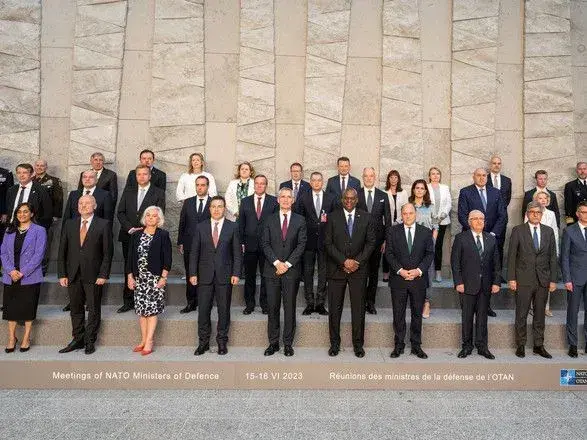 НАТО не вдалося затвердити перші оборонні плани з часів холодної війни - Reuters