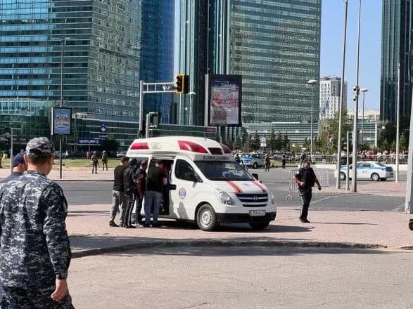 В Астані звільнили всіх заручників у банку, зловмисника знешкодили