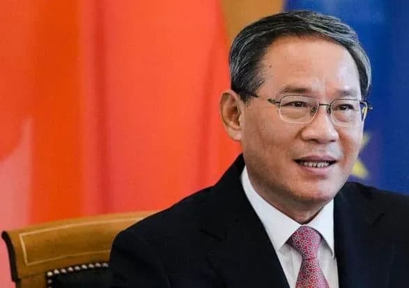 Новий прем'єр Китаю розпочав першу закордонну поїздку до Німеччини та Франції