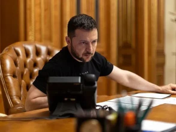 Зеленський зідзвонився з прем'єром Британії: обговорили оборонні потреби України і очікування від саміту НАТО