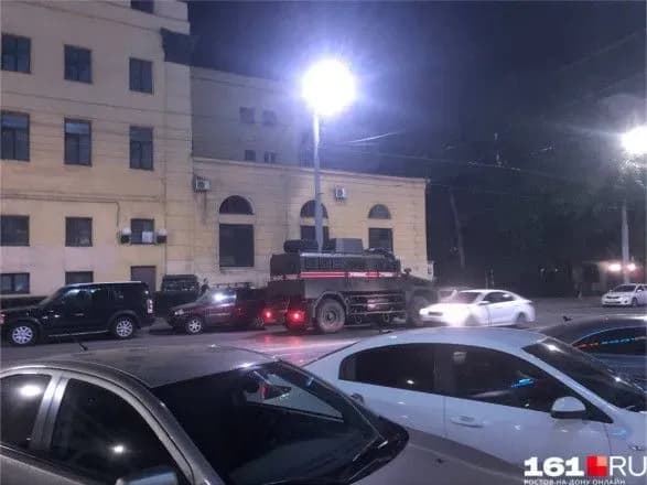 У ростові перекривають вулиці: помічена бронетехніка