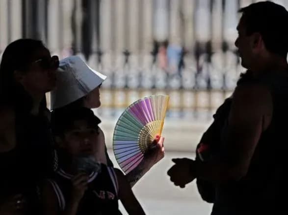 Іспанію накрила перша літня хвиля спеки цього року