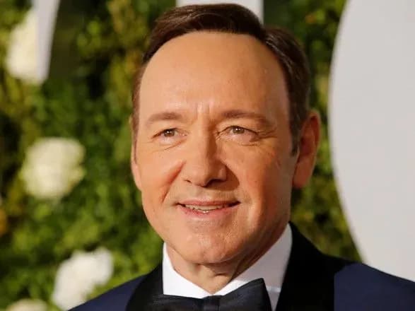 Американський актор Кевін Спейсі повертається до британського суду для розгляду справи про сексуальні злочини