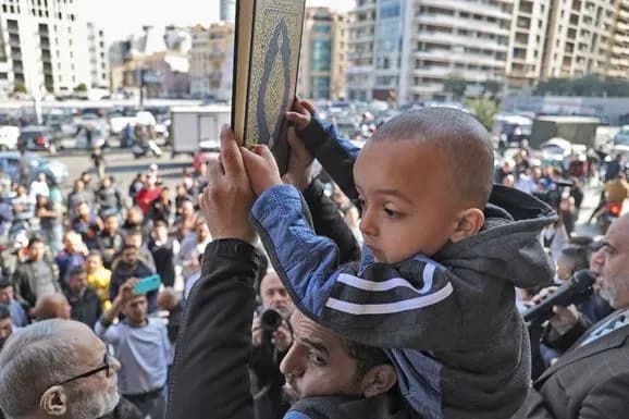 У Швеції поліція дозволила спалити Коран біля мечеті
