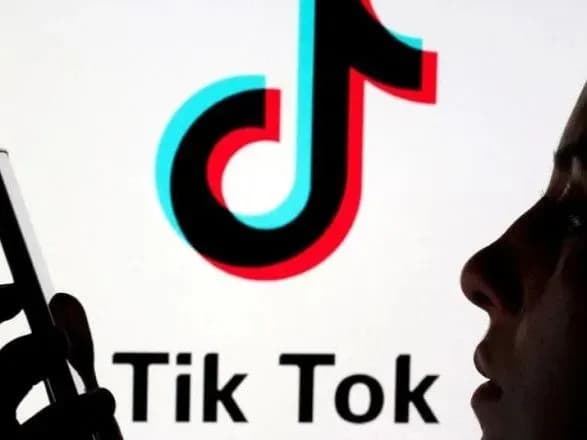 Во Франции дети до 15 лет не смогут пользоваться соцсетями без разрешения родителей