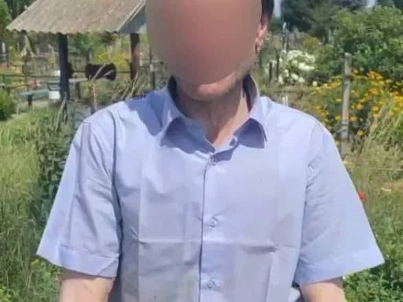 Розкопав могилу, а тіло померлого відвідз на подвір'я односельцю: під Києвом затримали вандала