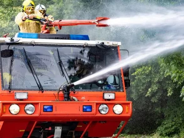 Британія поставить в Україну 17 спеціальних пожежних машин