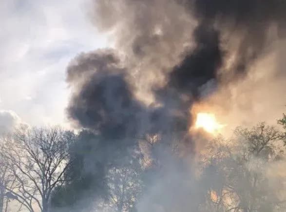 росіяни 11 разів обстріляли прикордоння Сумщини, пошкоджено приватний будинок