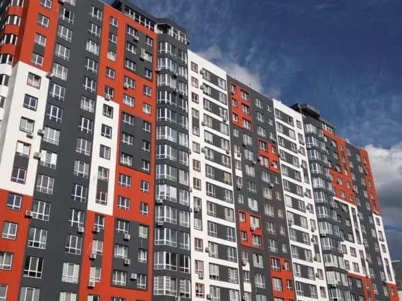 В Ірпені відбудували найвищий пошкоджений будинок, що має 18 поверхів