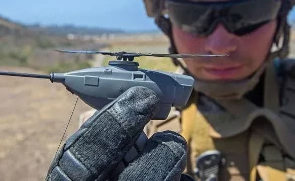Норвегія передасть Україні тисячу нових мікродронів Black Hornet