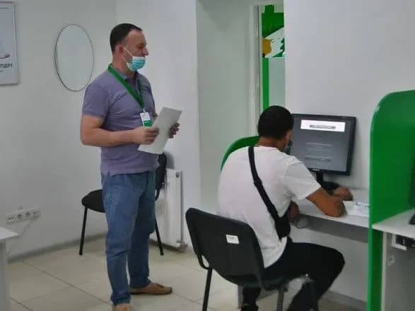 Здавати теоретичний іспит на "права" тепер можна у ЦНАПах