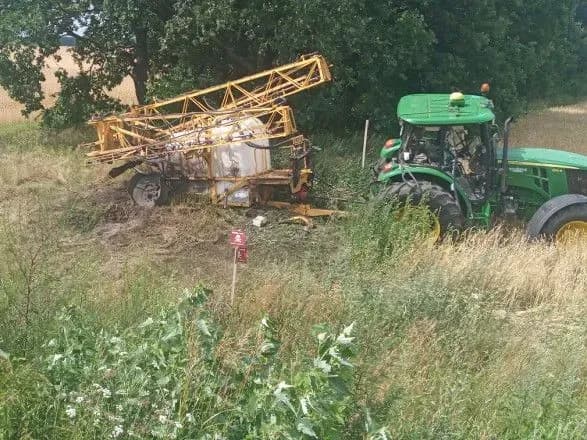 На Сумщине трактор подорвался на мине