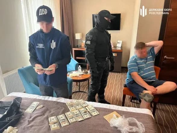 Колишнього правоохоронця затримали на збуті понад 3 кг кокаїну: до чого тут наркоканал з Еквадору