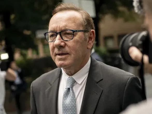 Кевін Спейсі назвав звинувачення близького друга у домаганнях "ударом ножа у спину"