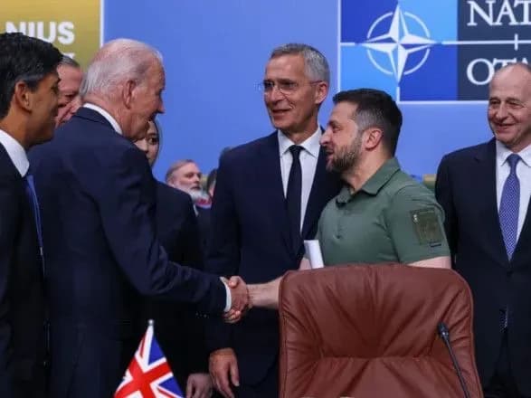 З початку липня Президент провів переговори та зустрічі з представниками більш ніж 20 країн а міжнародних організацій – все для відновлення миру