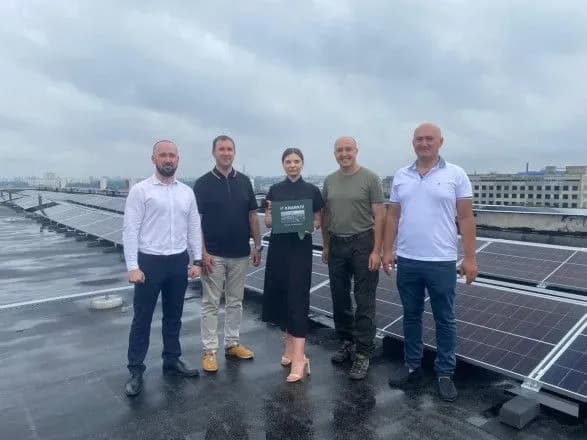 У Харкові лікарню обладнали сонячною електростанцією з акумуляторами за підтримки Німеччини