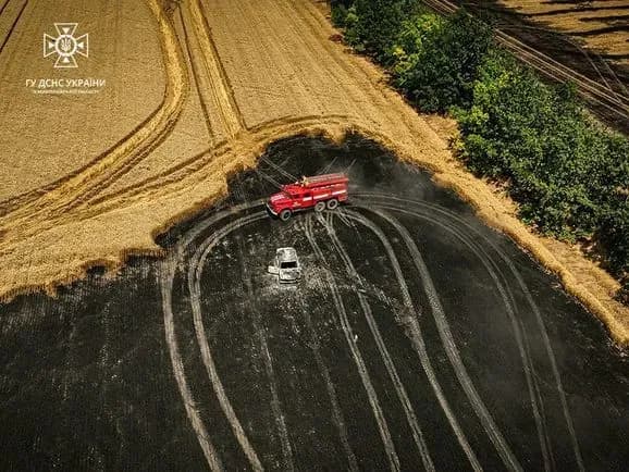 ДСНС повідомляють про масштабні пожежі на полях Миколаївщини