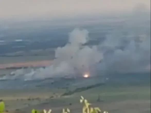 У Криму п’яту годину детонує склад боєприпасів