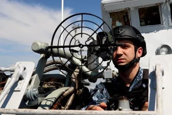 Україна розглядатиме судна, що прямують до портів рф, перевізниками вантажів воєнного призначення – Міноборони