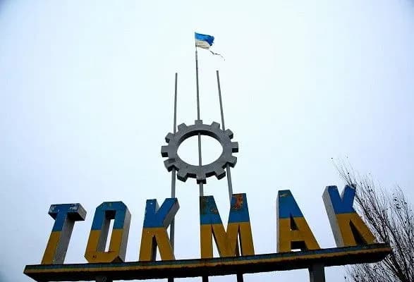 В окупованому Токмаку гучно: місцеві повідомляють про вибухи