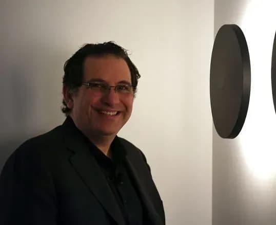 В возрасте 59 лет умер легендарный компьютерный хакер Кевин Митник