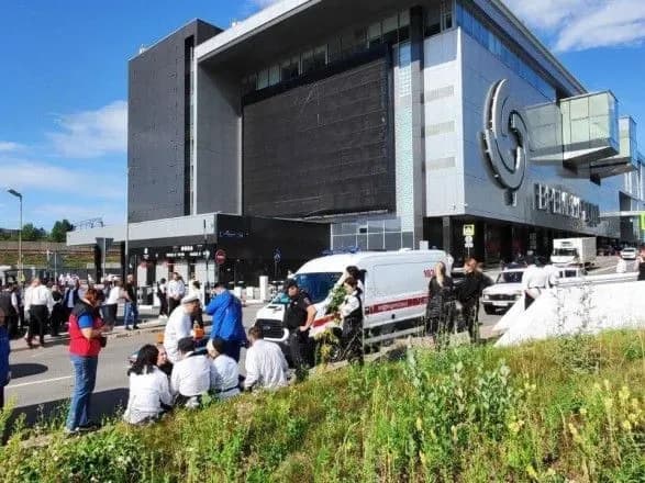 Гаряча вода продовжує заливати московський ТЦ: відомо про чотирьох загиблих