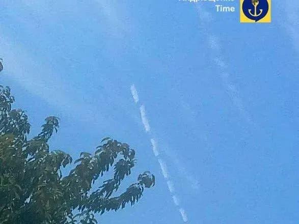 У небі над окупованим Маріуполем працює ворожа авіація