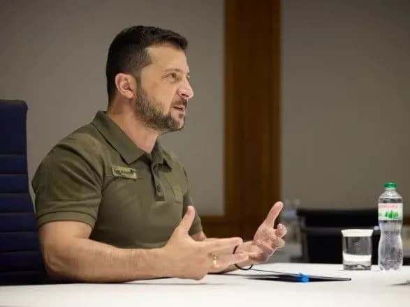 "Щоб в артилерії були як мінімум однакові, а бажано, щоб кращими": Зеленський висловився про потребу України у далекобійній зброї