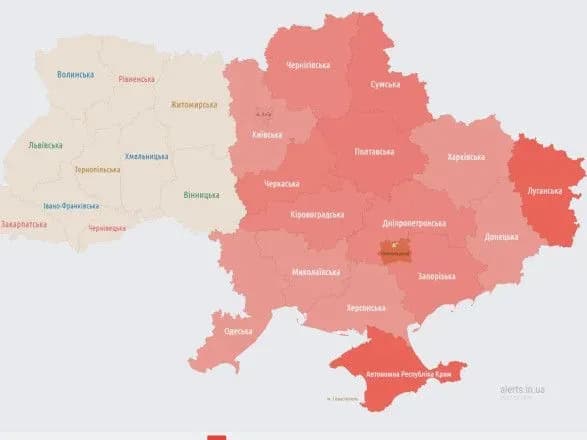 Окупанти запустили "шахеди": у центрі, на півдні та сході лунає тривога