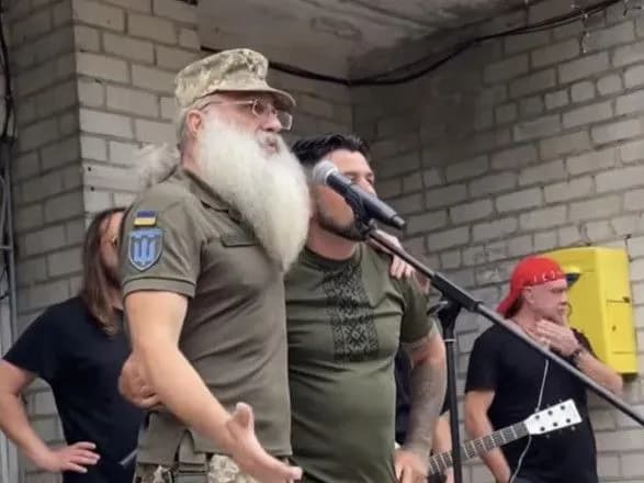 Не існує фронту без тилу: на концерті Kozak System відомий військовий Ашер Черкаський звернувся до українців