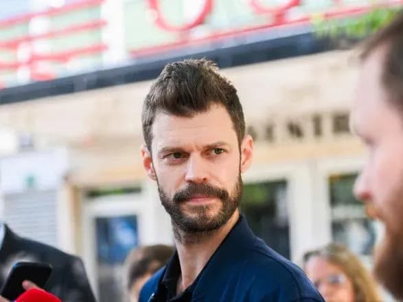 Лідер норвезької партії йде у відставку після крадіжки сонцезахисних окулярів