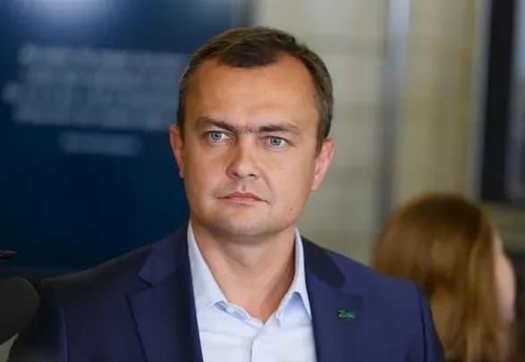 Їздив на Мальдіви: нардепу Арістову можуть призупинити членство у фракції