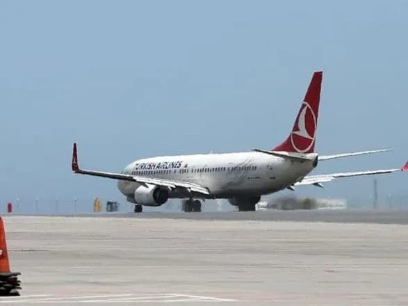 В Алжирі літак здійснив екстрену посадку через смерть пасажирки