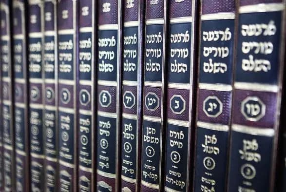 Новые сожжения священных писаний: В Швеции разрешили испепелить Тору возле посольства Израиля