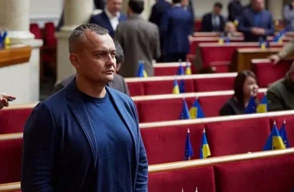Екснардепу Арістову, який під час війни поїхав відпочивати на Мальдіви, повідомили про підозру