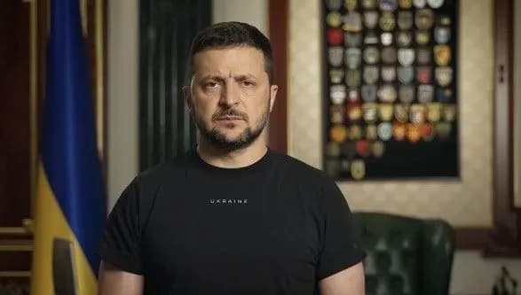 Зеленський привітав медпрацівників зі святом: "Сьогодні день людей, чия професія – бути захистом життя"