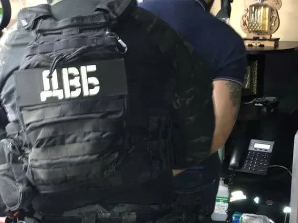 Через кришування і покривання: у Дніпрі обшуки у райвідділенні поліції, затримали керівника підрозділу - МВС