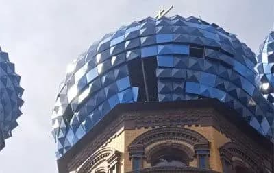 У Сумах від вибуху ракети постраждав храм московського патріархату: пошкоджено купол та вибито вікна