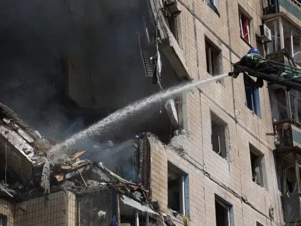 Количество пострадавших из-за вражеского удара в Кривом Роге возросло до 64, погибли пять человек